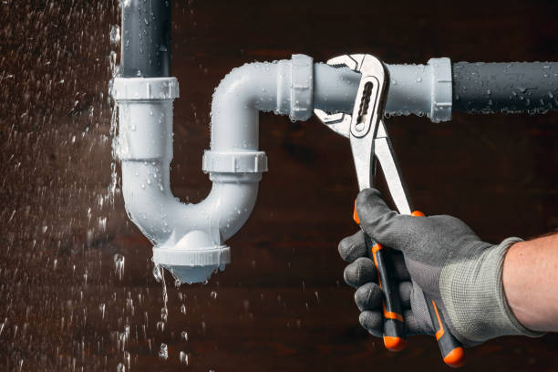 Professional Gas Line Repair technician working in Whiting, IN